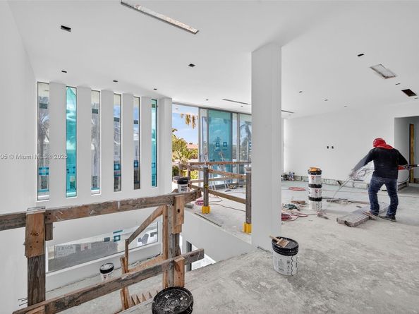 430 Royal Plaza Dr, Fort Lauderdale FL 33301