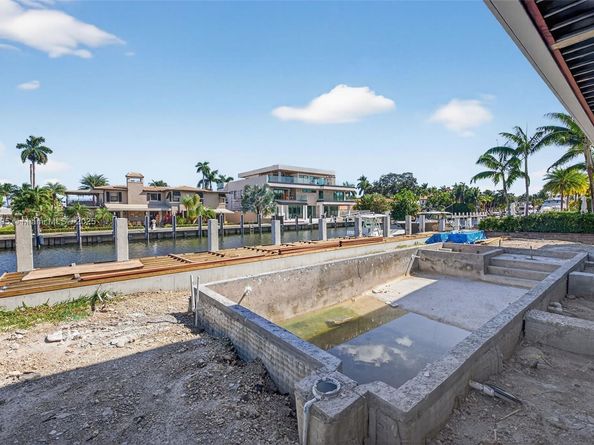 430 Royal Plaza Dr, Fort Lauderdale FL 33301