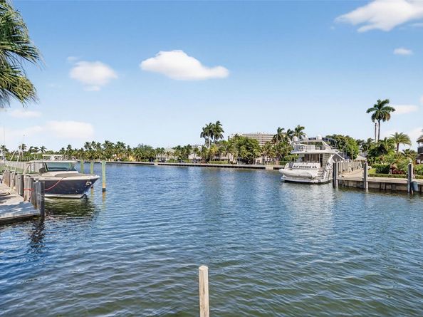 430 Royal Plaza Dr, Fort Lauderdale FL 33301