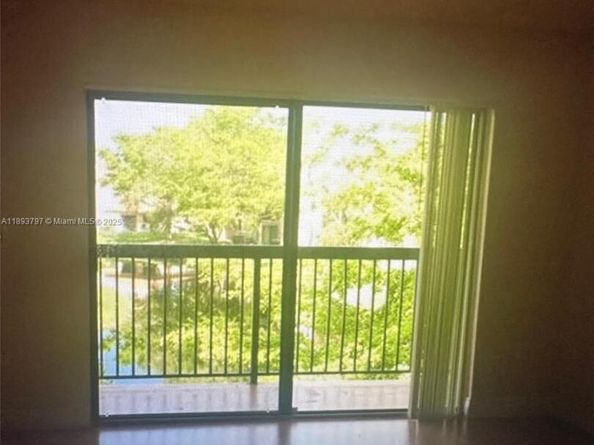9861 Nob Hill Ct 9861, Sunrise FL 33351