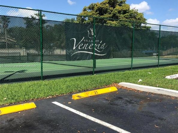 9861 Nob Hill Ct 9861, Sunrise FL 33351