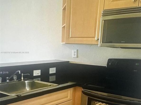 9861 Nob Hill Ct 9861, Sunrise FL 33351