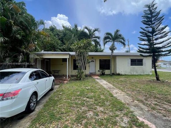 3721 W 5th Ct, Hialeah FL 33012