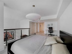 41 SE 5th St 1709, Miami FL 33131