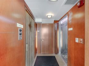 41 SE 5th St 1709, Miami FL 33131