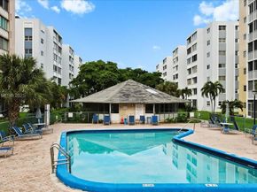 319 NE 14th Ave 201, Hallandale Beach FL 33009