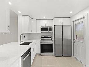 319 NE 14th Ave 201, Hallandale Beach FL 33009