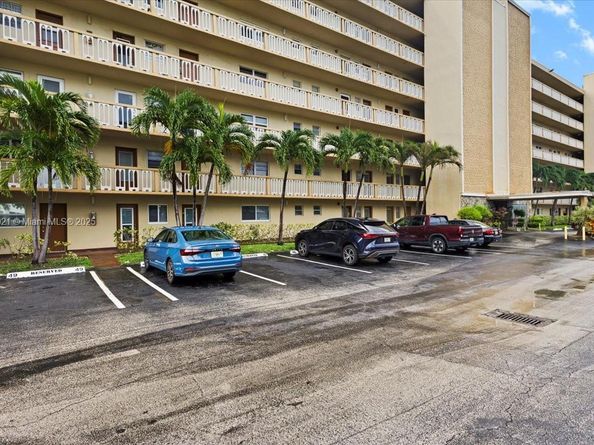 319 NE 14th Ave 201, Hallandale Beach FL 33009