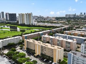 319 NE 14th Ave 201, Hallandale Beach FL 33009