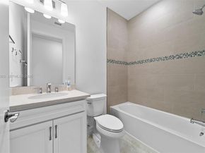 2715 Primrose Pl, Oakland Park FL 33309