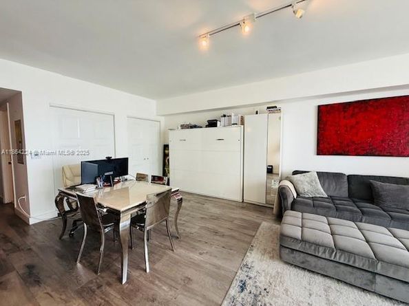 475 Brickell Ave 4910, Miami FL 33131
