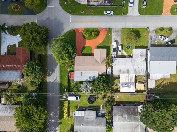 8740 NW 11th St, Pembroke Pines FL 33024