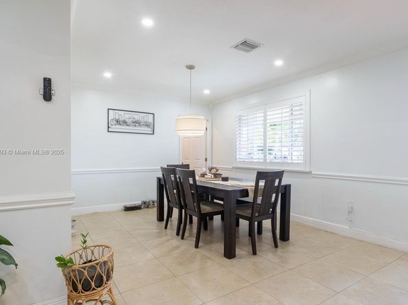 8740 NW 11th St, Pembroke Pines FL 33024