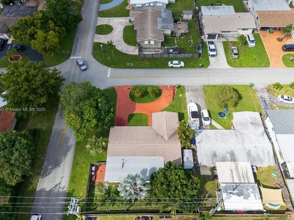 8740 NW 11th St, Pembroke Pines FL 33024