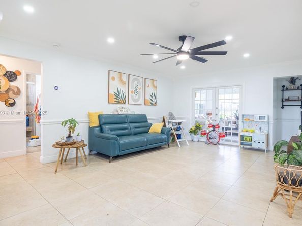 8740 NW 11th St, Pembroke Pines FL 33024
