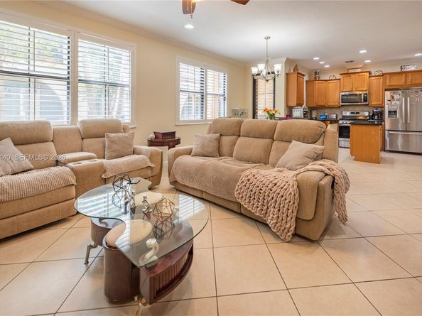 3361 NW 125th Ave, Sunrise FL 33323