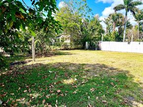 5160 Lake Osborne Dr, Lake Worth FL 33461