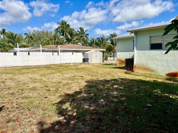 5160 Lake Osborne Dr, Lake Worth FL 33461