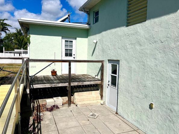 5160 Lake Osborne Dr, Lake Worth FL 33461