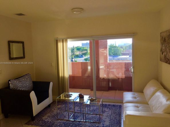 2280 SW 32 Av 213, Miami FL 33145