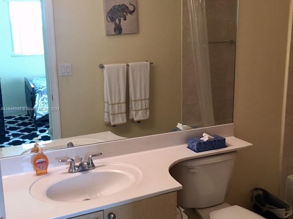2280 SW 32 Av 213, Miami FL 33145