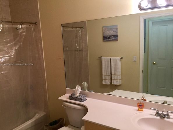 2280 SW 32 Av 213, Miami FL 33145