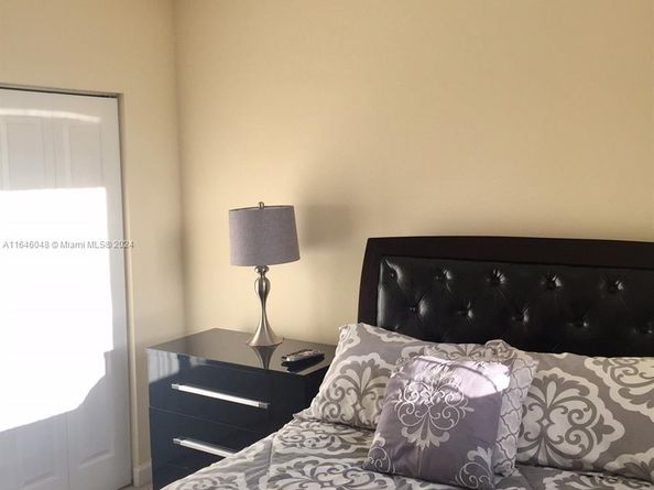 2280 SW 32 Av 213, Miami FL 33145