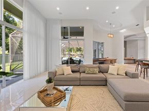 2438 Poinciana Ct, Weston FL 33327