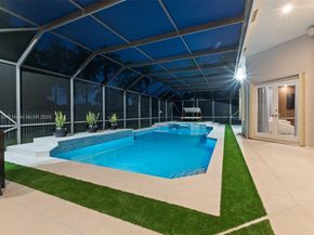2438 Poinciana Ct, Weston FL 33327