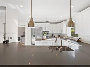 2438 Poinciana Ct, Weston FL 33327