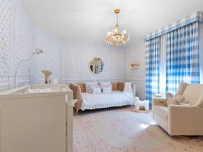 2438 Poinciana Ct, Weston FL 33327