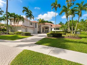 2438 Poinciana Ct, Weston FL 33327
