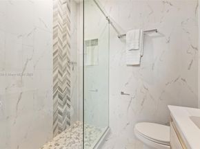 2438 Poinciana Ct, Weston FL 33327
