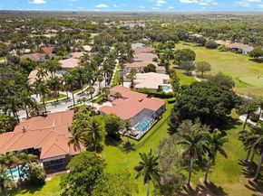 2438 Poinciana Ct, Weston FL 33327