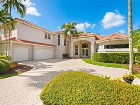 2438 Poinciana Ct, Weston FL 33327