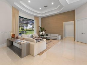 2438 Poinciana Ct, Weston FL 33327
