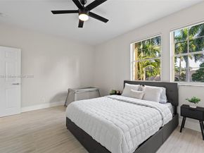 2438 Poinciana Ct, Weston FL 33327