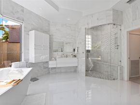 2438 Poinciana Ct, Weston FL 33327