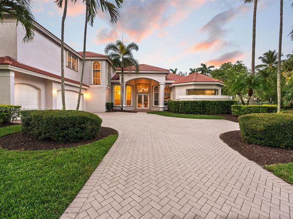 2438 Poinciana Ct, Weston FL 33327