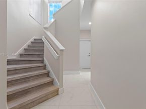 2438 Poinciana Ct, Weston FL 33327