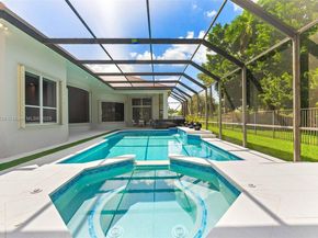 2438 Poinciana Ct, Weston FL 33327