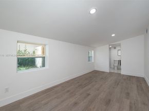 3017 NW 2nd St, Pompano Beach FL 33069