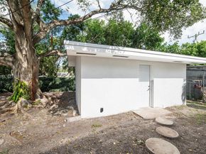 3017 NW 2nd St, Pompano Beach FL 33069