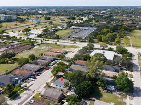 3017 NW 2nd St, Pompano Beach FL 33069