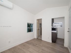 3017 NW 2nd St, Pompano Beach FL 33069