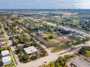 3017 NW 2nd St, Pompano Beach FL 33069