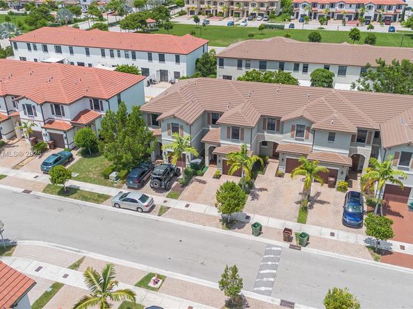 3433 W 104th Ter, Hialeah FL 33018