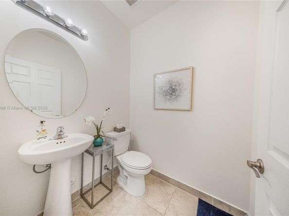 3433 W 104th Ter, Hialeah FL 33018