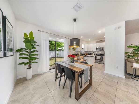 3433 W 104th Ter, Hialeah FL 33018