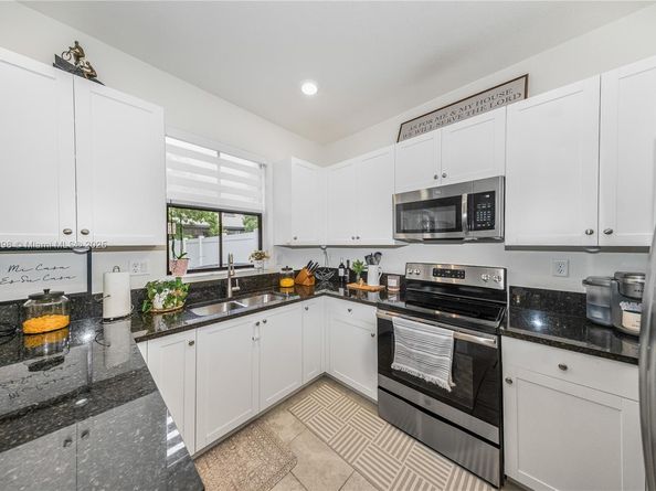 3433 W 104th Ter, Hialeah FL 33018